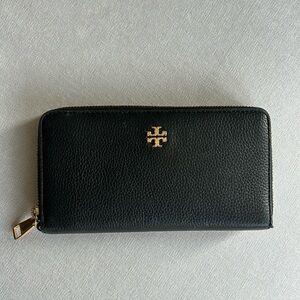 Tory Burch Zip Continental Wallet